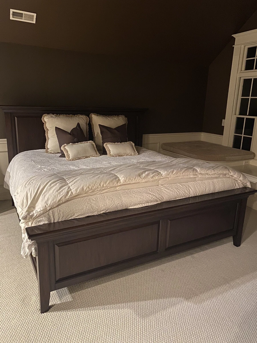 Pottery Barn Hudson King Bed. Immaculate Condition. Retail 2 300