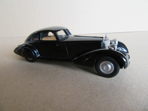 82J Idea3 Kit WM 9 Mercedes 500K W24 Autobahn Kurier 1934 Negro 1:43 - Imagen 4 de 7