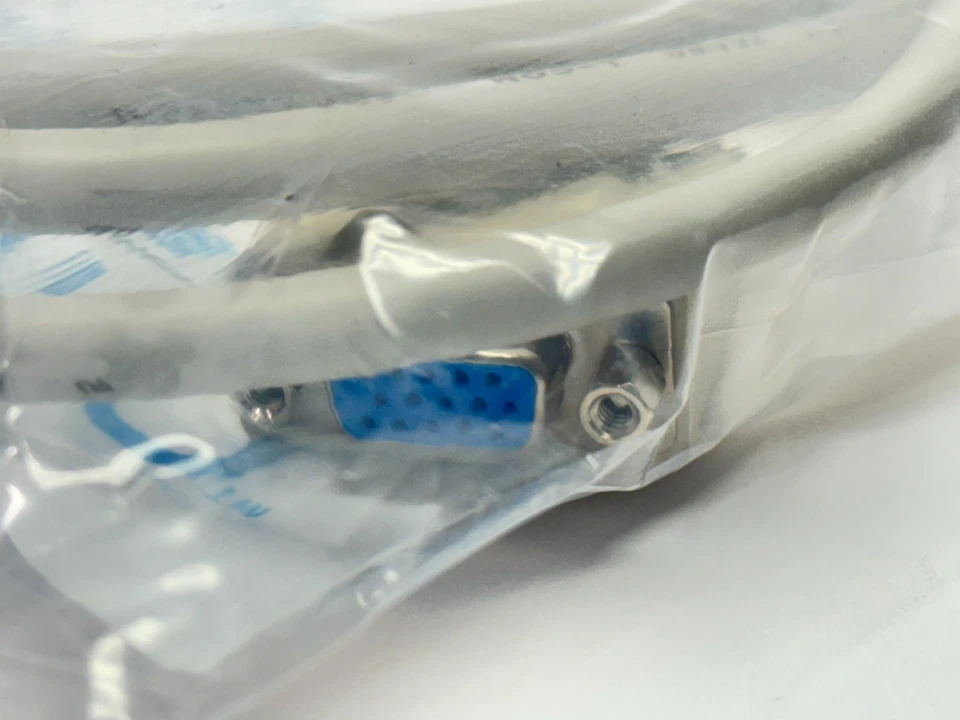 L-Com CHD15MF-5 Deluxe Molded D-Sub Cable HD15 Male / Female 5.0 ft - Image 4 of 4