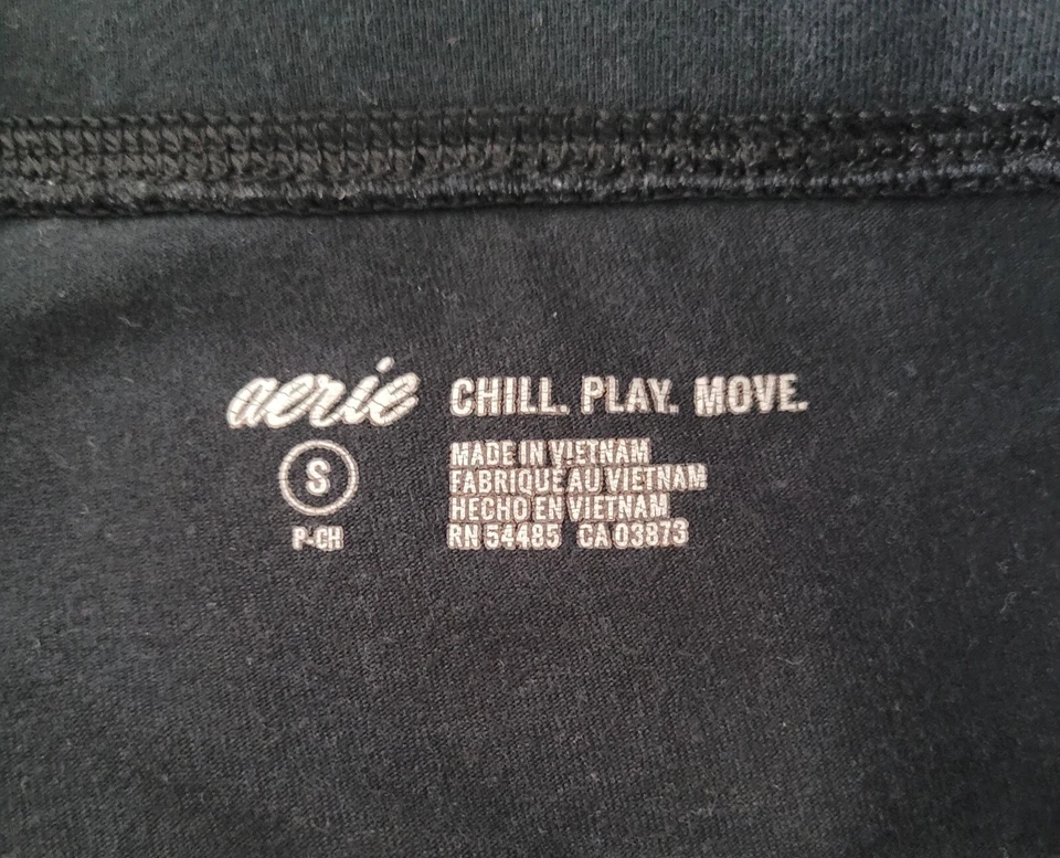 Leggings Aerie Chill Play Move para mujer talla pequeña negros elásticos Foto 2 de 4