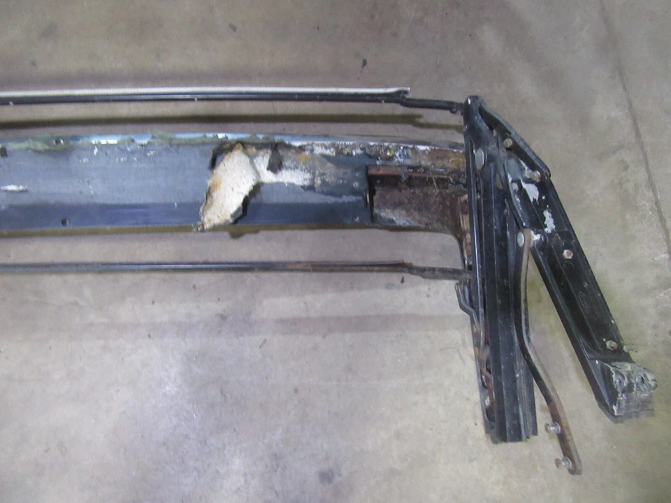 Lincoln Continental 1964 4 puertas convertible marco superior montaje piezas de soporte Foto 4 de 4