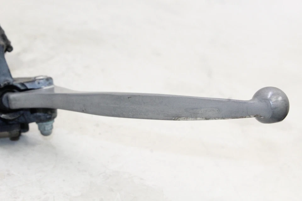 Cilindro maestro de freno delantero Suzuki Gz250 1999-10 OEM Foto 4 de 4