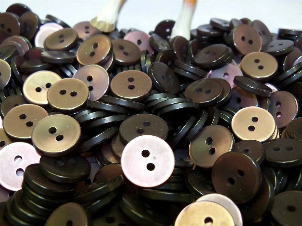 15MM BUTTON Lot Maroon Mulberry Wine 7000+ buttons - Image 3 of 4