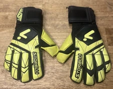 Storelli Gladiator Elite 3.0 Goalkeeper Gloves (w/ Fingersave)  Size 5 Used