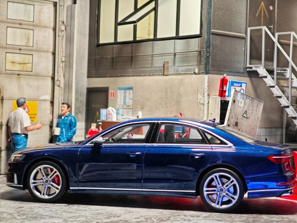 Audi S8 (2020) Bleu Navarra - GT313 - 1/18 - GT Spirit - Complète - Etat NEUF - Photo 3/4