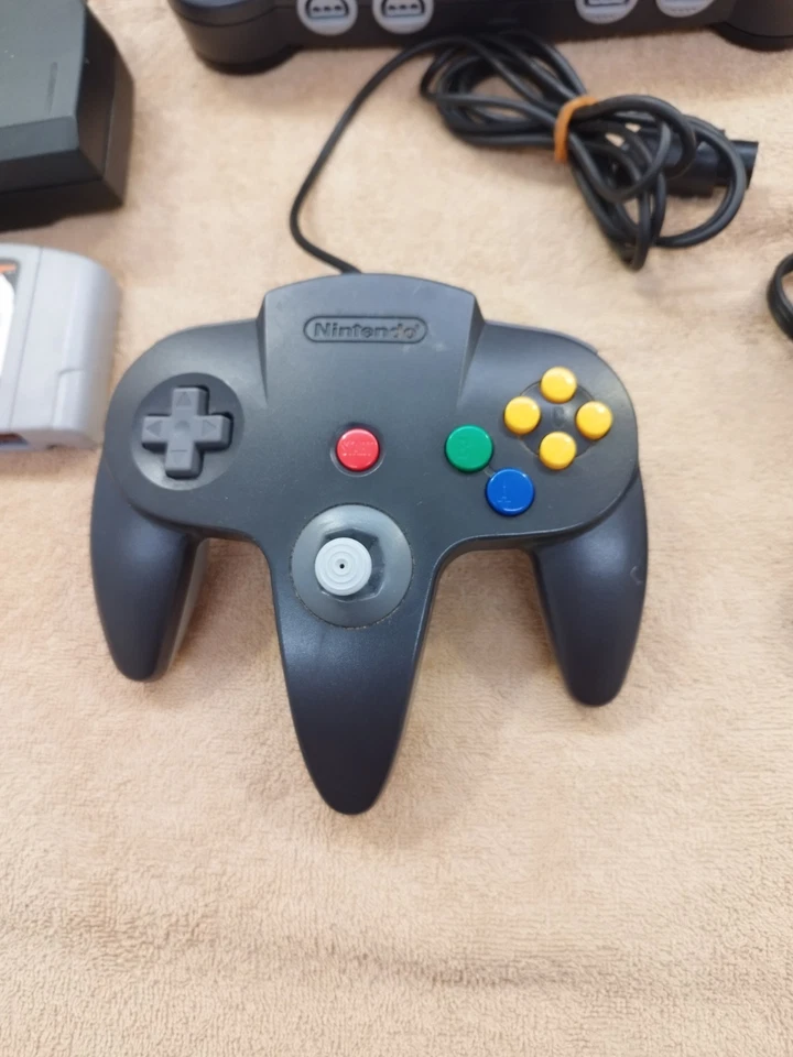 Nintendo 64 Console Pal Più Expansion Pak Più Goldeneye 007 - Immagine 2 di 4