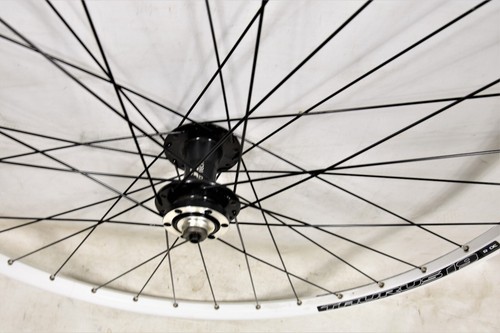 700c (622 x 19) DISC HUB TREKKING BIKE FRONT WHEEL XC WHITE DOUBLE WALL RIM - Picture 2 of 2