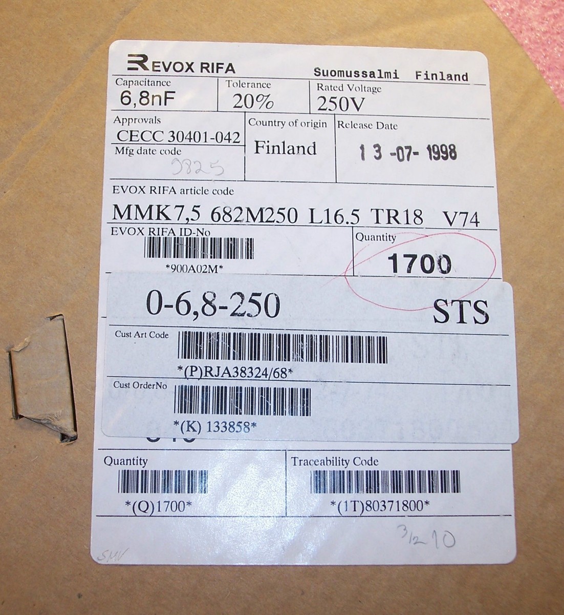 QTY (100) 6800pf 250V 20% METALLIZED POLYESTER FILM MMK7.5