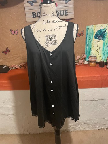 SheIn Curve Damen 3XL Tanktop mit Spitzenbesatz - Schwarz mit nicht funktionalem Knopf