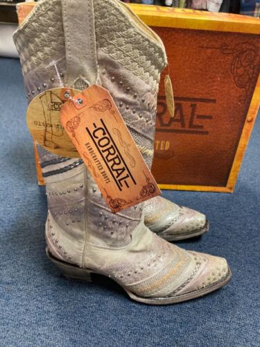 Womens Corral LD Embroidery & Studs Western Cowboy Boots Sz 8 NIB - Picture 2 of 9