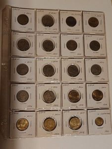 (28) Chile coin lot, 1 Peso, 50 Pesos, 10 Pesos, 10 Centesimos, 20 Centavos