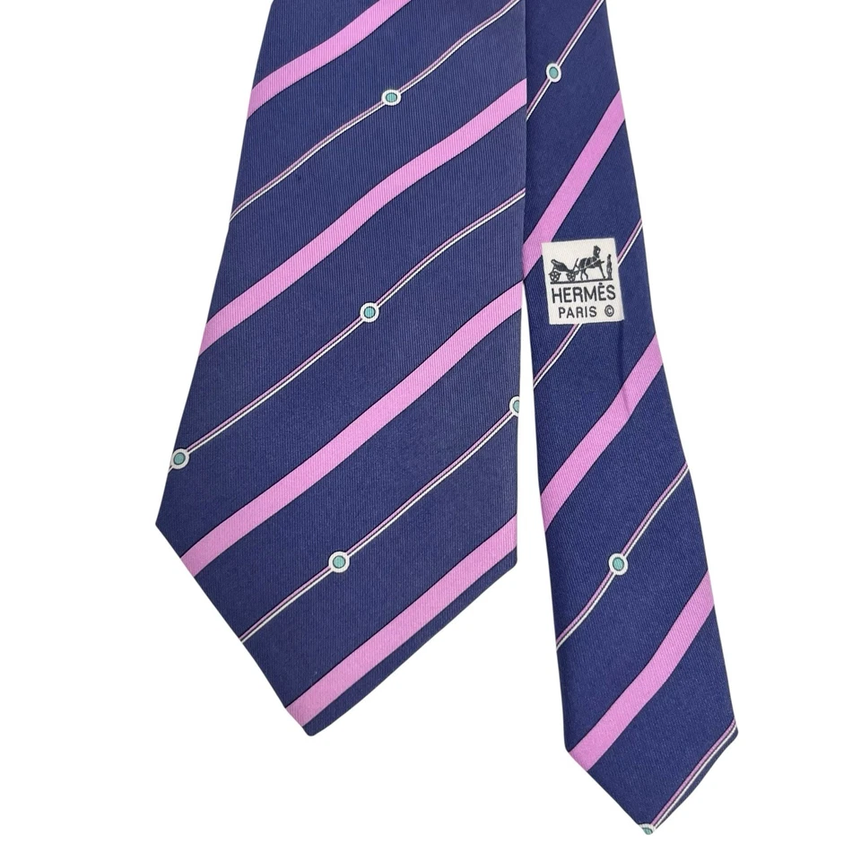 Corbata para hombre Hermes ciruela púrpura y rosa a rayas satinado seda 7134 FA 3,25" (W) 54" (L) Foto 2 de 4