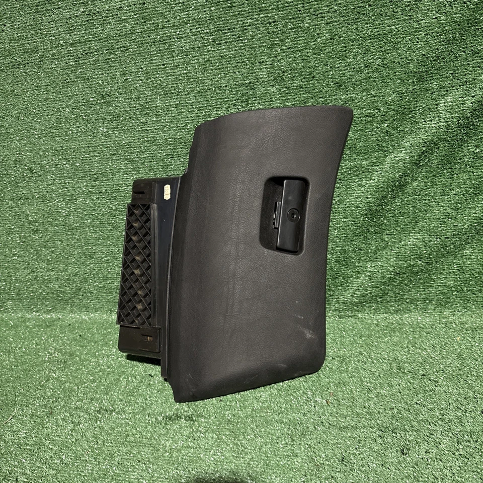 Guantera negra BMW E39 serie 5 sedán con pestillo 540i 528i530i 1997-2003 OEM Foto 3 de 4