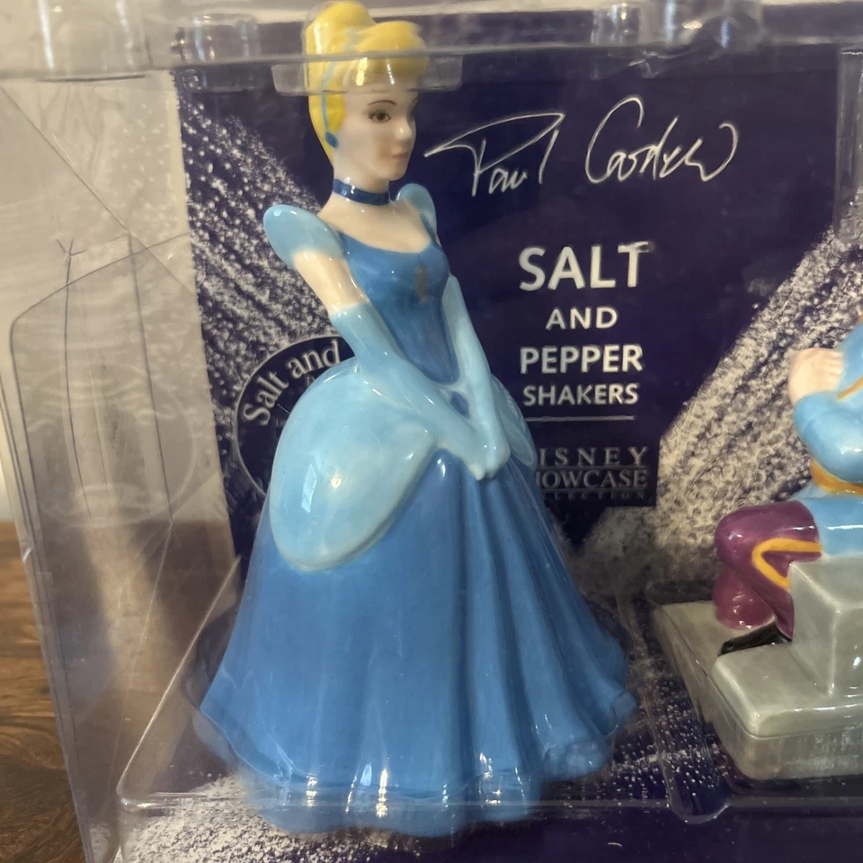 Juego de coctelera de sal y pimienta Cenicienta colección escaparate Disney de colección 2003 Foto 3 de 4