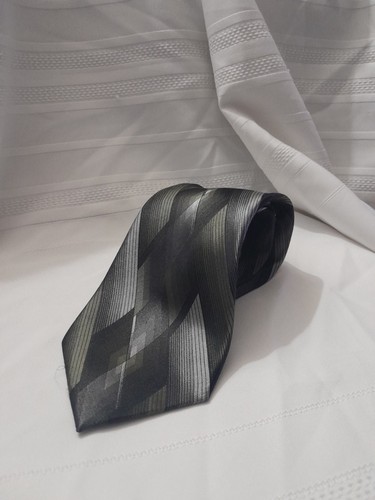 Pierre Cardin Krawatte 100 % Seide geometrisch schwarz, grau und grün 58 x 4 Zoll klassisch - Bild 1 von 9
