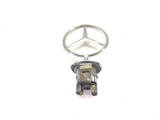 Mercedes-Benz S W220 1999 Herstelleremblem VEI121696 Mercedes-Benz S W220 1999 Herstelleremblem VEI121696