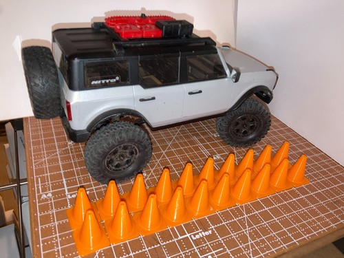 RC Car 1/24 1/28 1/32 Scale 20 Pack Rock Crawler Traffic Course Cones - Picture 3 of 8