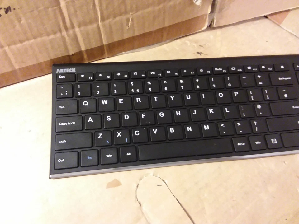 ARTECK HW192 Universal Stainless Steel 2.4G USB Wireless Keyboard No Receiver - Image 4 of 4