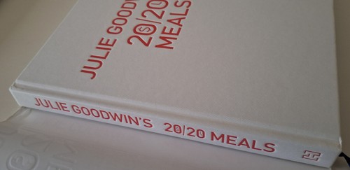 SIGNED COPY Julie Goodwin's 20/20 $20 in 20 minutes - Extra Large HC - Free 🚚 - Picture 9 of 15