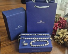 Swarovski Una Angelic 3 Piece Set Necklace Bracelet Earrings White Boxed