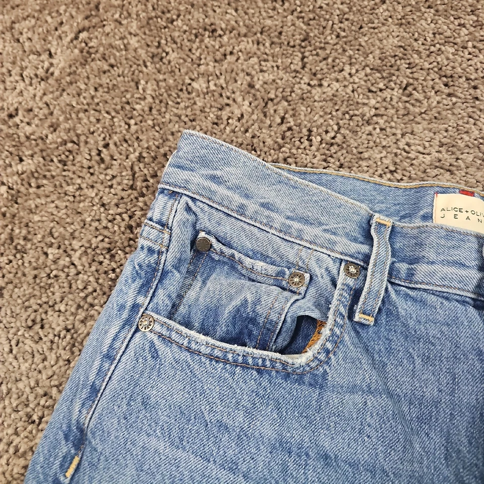 Alice Olivia Jeans Womens 29 High Rise Distressed Light Wash Denim USA 28x30 - Image 3 of 4