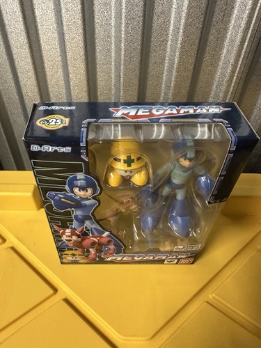 BANDAI D-Arts Megaman, Rush & Mettaur Rockman Action Figure - Picture 5 of 5