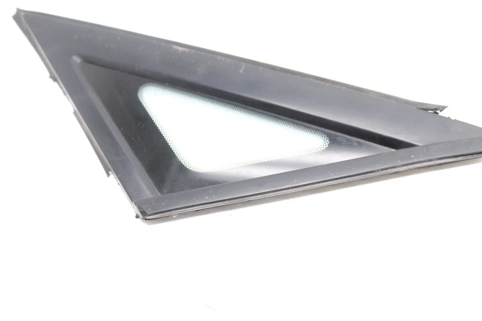 06-07 SUBARU B9 TRIBECA FRONT LEFT VENT WINDOW GLASS Q2999 - Image 4 of 4