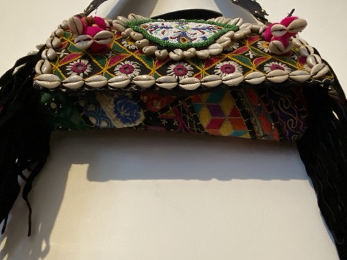 HANDMADE BOHO HIPPIE BAG WITH VINTAGE ARTISAN HAND EMBROIDERY & BEADS WORK - Picture 5 of 24
