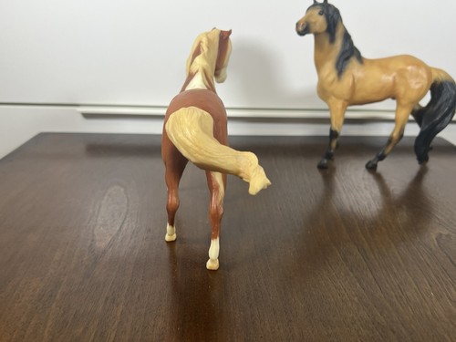 BREYER REEVES Brown & White Pinto And Spirit Kiger Mustang Mesteno Hengst - Bild 6 von 14