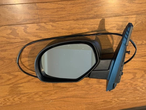 GM1320325 New Replacement Mirror Driver Side Textured Black