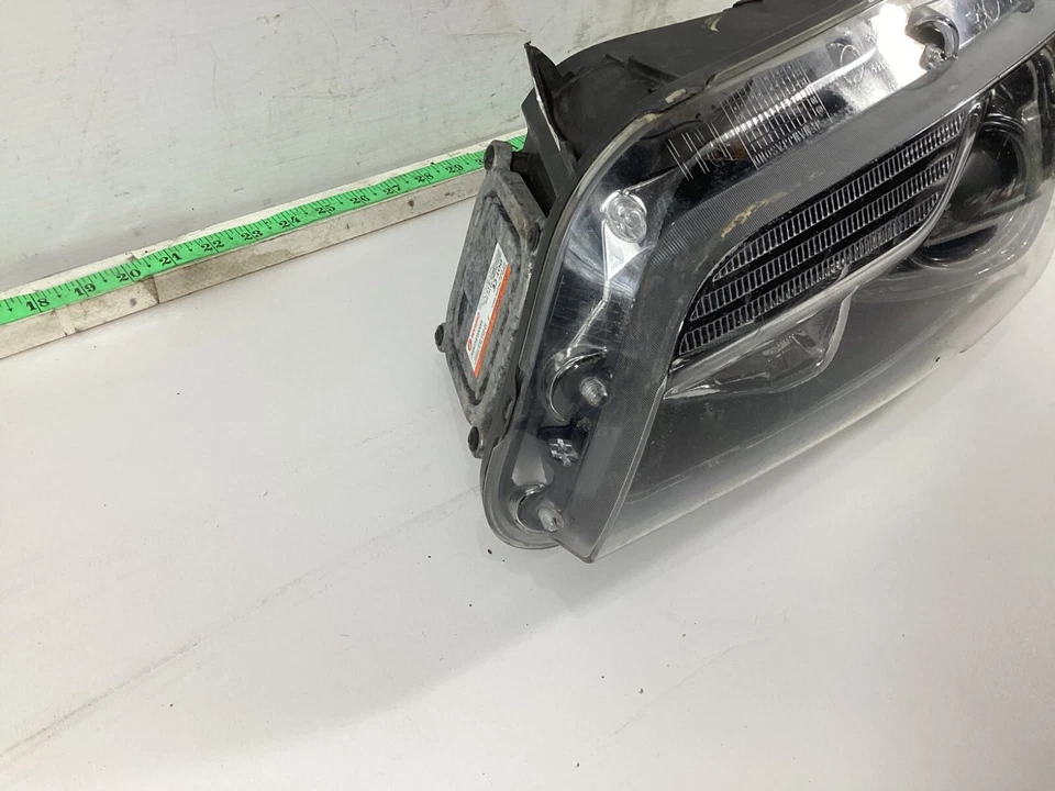 Conjunto de faros HID laterales derechos Dodge Charger 2011-2014 57010412AD OEM Foto 3 de 4