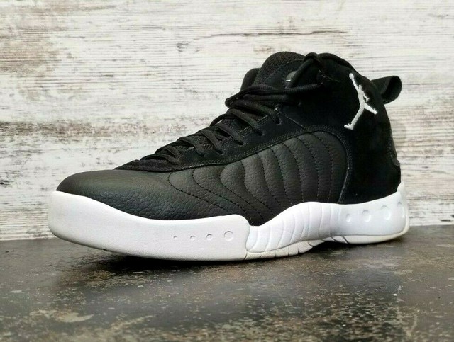black and white jordan jumpman pro