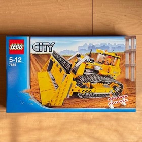 LEGO 7685 Tow Truck City 2009 Sealed