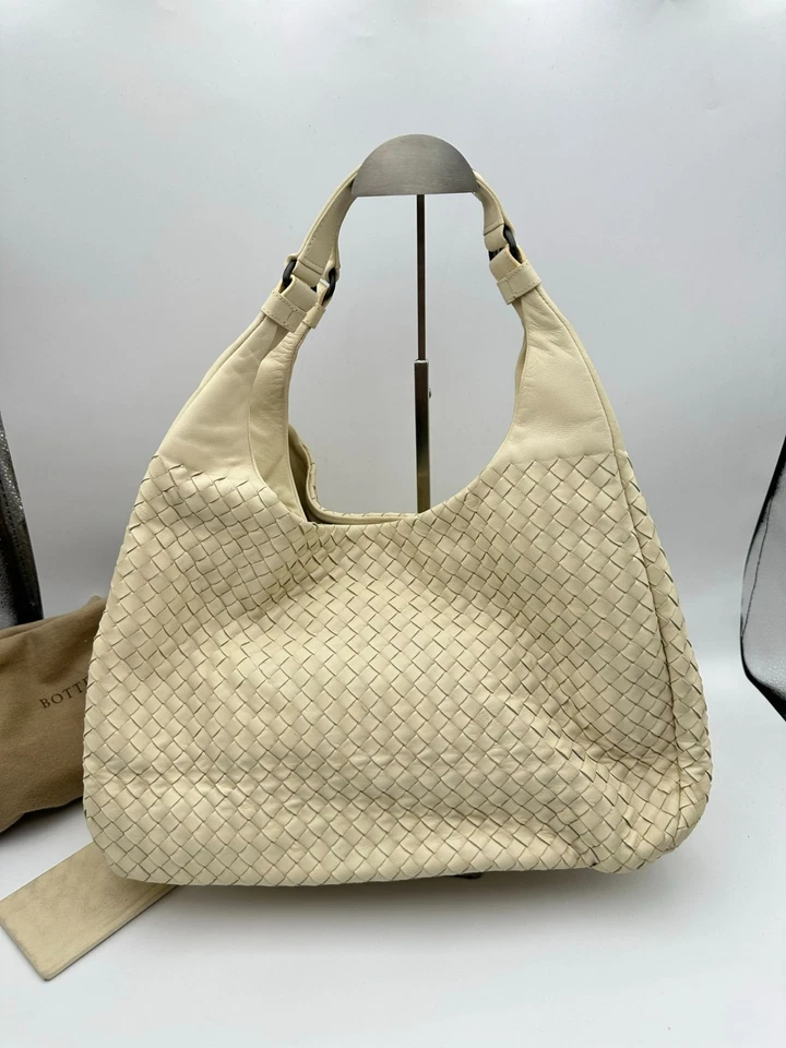 Bottega Veneta Intrecciato Leather Campana shoulder bag hobo bag Origin Italy - Image 2 of 4