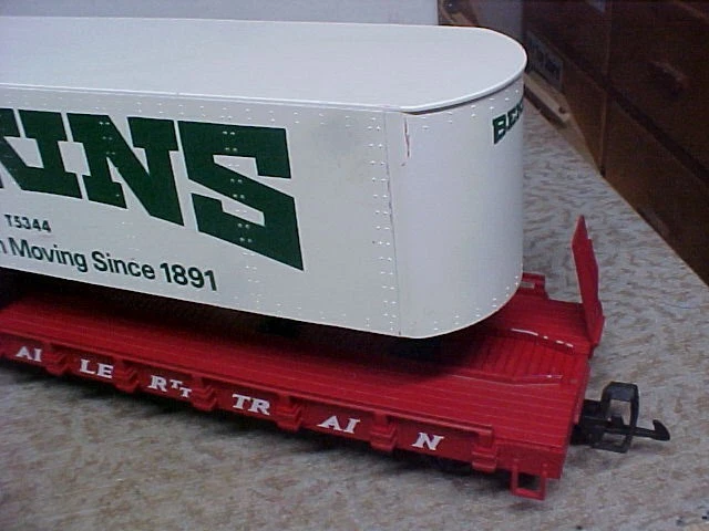 USA TRAINS R17044 UNION PACIFIC TRAILER TRAIN No. 476851 FLAT CAR Bekins G Scale - Image 3 of 4