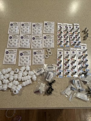 LOT vof Wilton cake decorating 100 +  Tips Couplers Tip Sets