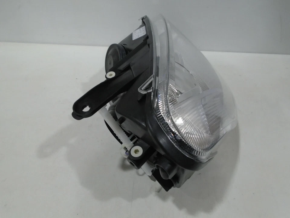 TYC Left Headlight 4311176 fits Ford C-MAX 2007-2010 - Image 3 of 4
