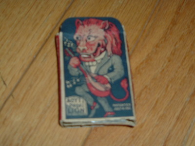 1922 Schapira Bros. Big Show Candy Box held possible Baseball card
