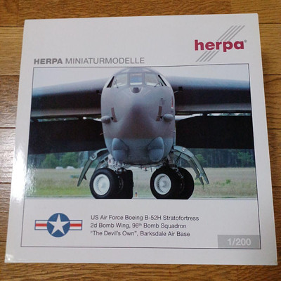 Herpa US Air Force Boeing B-52H bomber 1:200 #e6a563 | eBay Herpa US Air Force Boeing B-52H bomber 1:200 #e6a563 | eBay