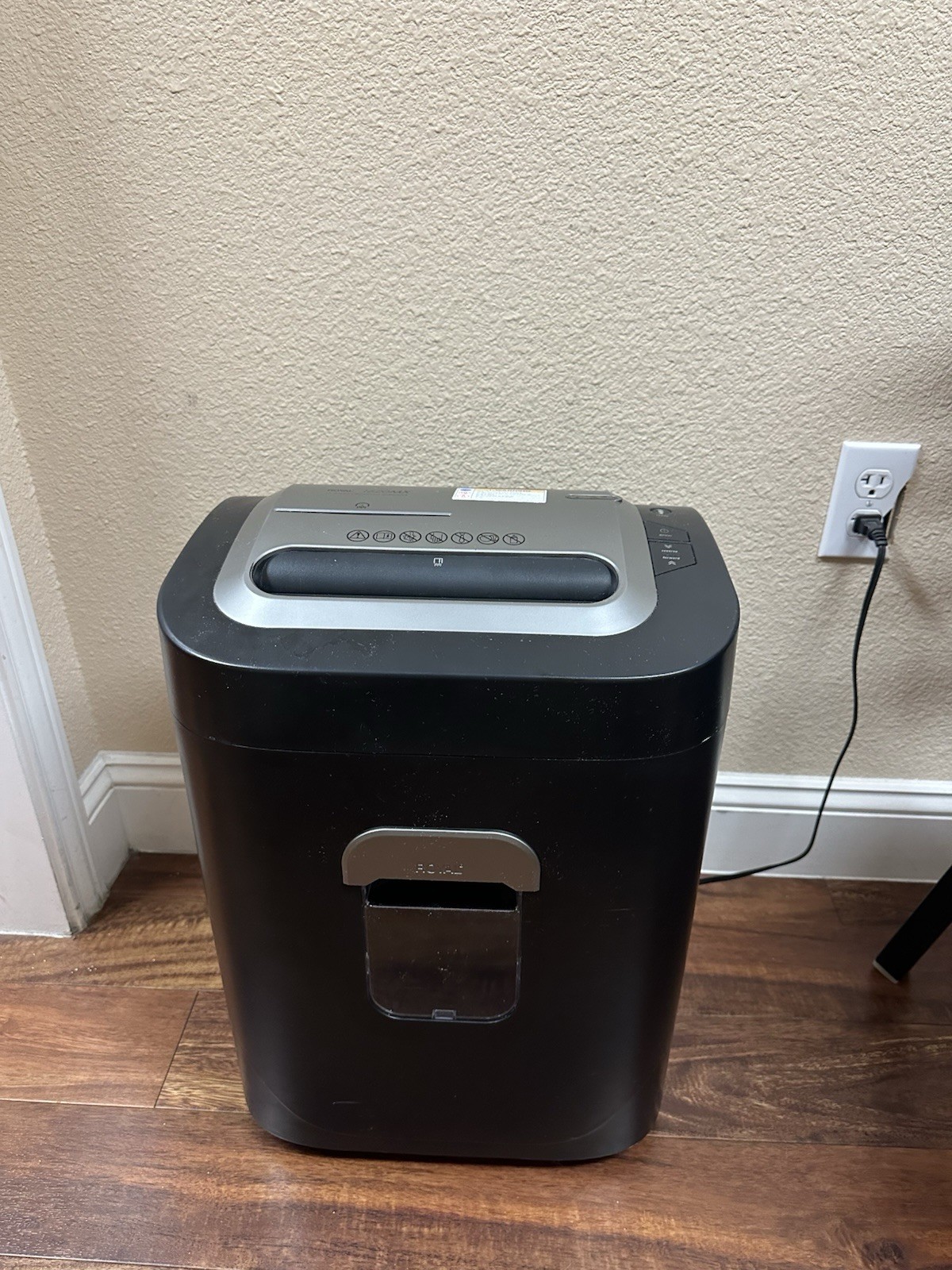 ROYAL 16 Sheet Cross Cut Paper Shredder 1620MX black gray