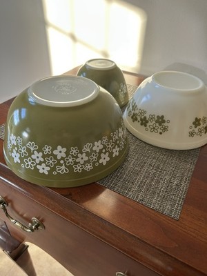 Pyrex Crazy Daisy Spring Blossom Green 401,402,403 3pc Nesting Mixing Bowl Set