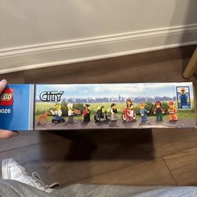 *NEW* LEGO CITY Town Square 60026 Bus Building Crane Street Sweeper Motorcycle