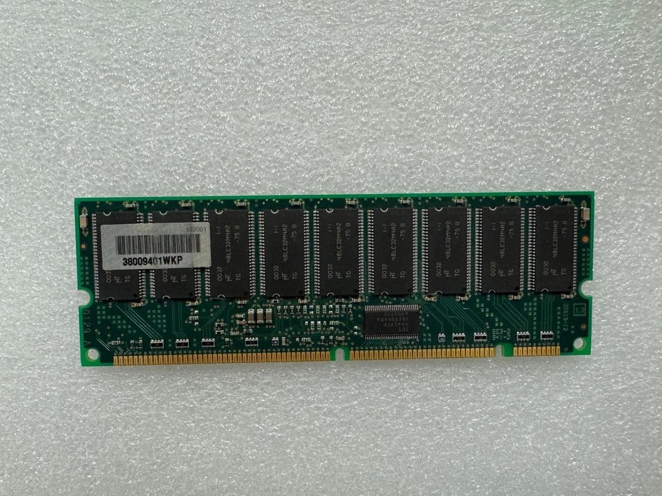 Micron Vintage 256MB 133MHZ CL3 ECC PC133R-333-541-B1 MT18LSDT3272G-133B1 - Image 2 of 2