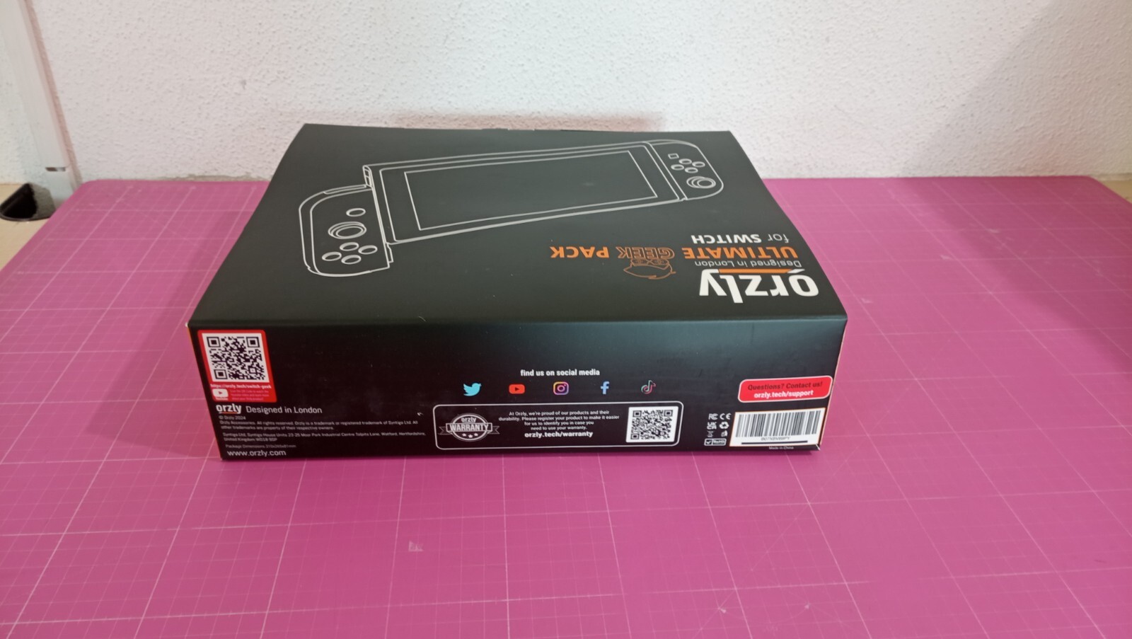 Orzly Ultimate Geek Zubehör-Kit kompatibel mit Nintendo Switch OLED1.355