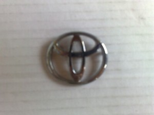 Toyota Original-Radkappenemblem Kunststoff verchromt 4,5cm. x 4,0cm. TR 2020