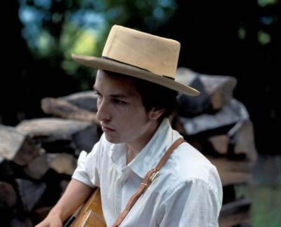 Bob Dylan Unsigned 10'' x 8'' Photo - Singer - Donation to Cancer Charity *18