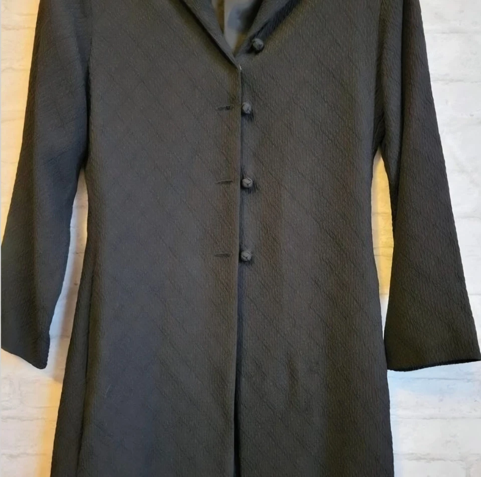 Plumero forrado en relieve negro Johnny Was para mujer talla XS Foto 4 de 4