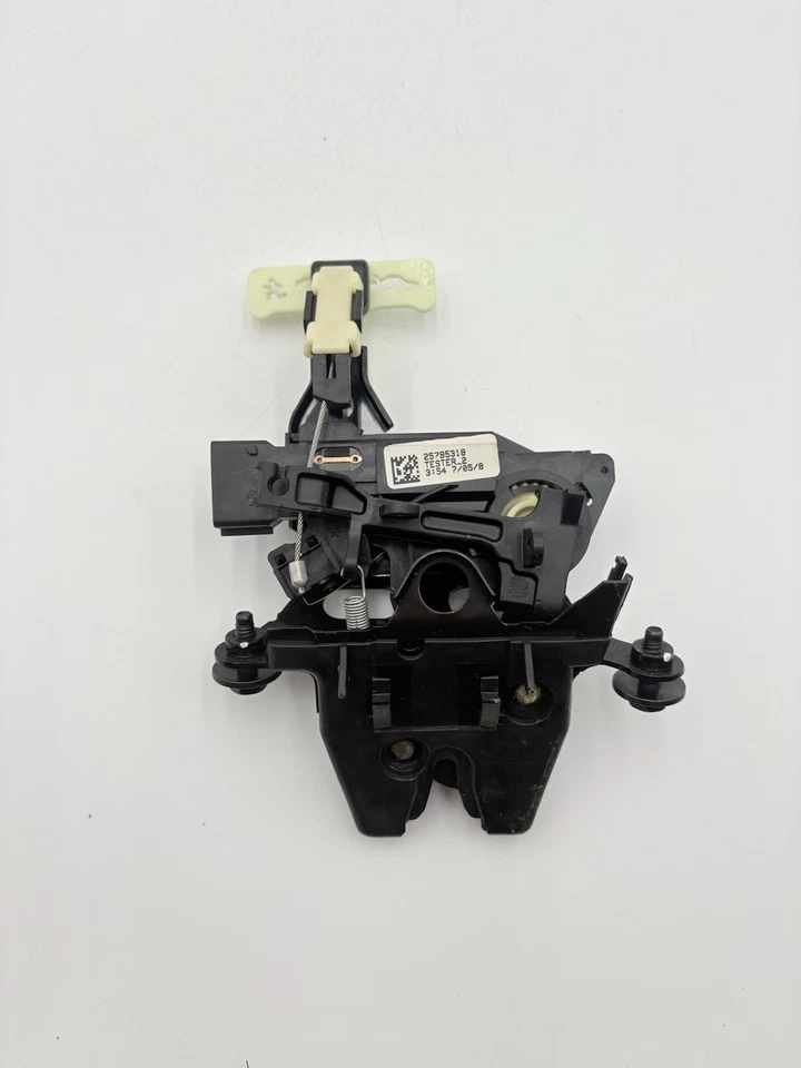 ⭐️2007-2009 SATURN AURA PESTILLO MALETERO BLOQUEO ELÉCTRICO ACTUADOR CUBIERTA DE LIBERACIÓN TAPA OEM Foto 3 de 4