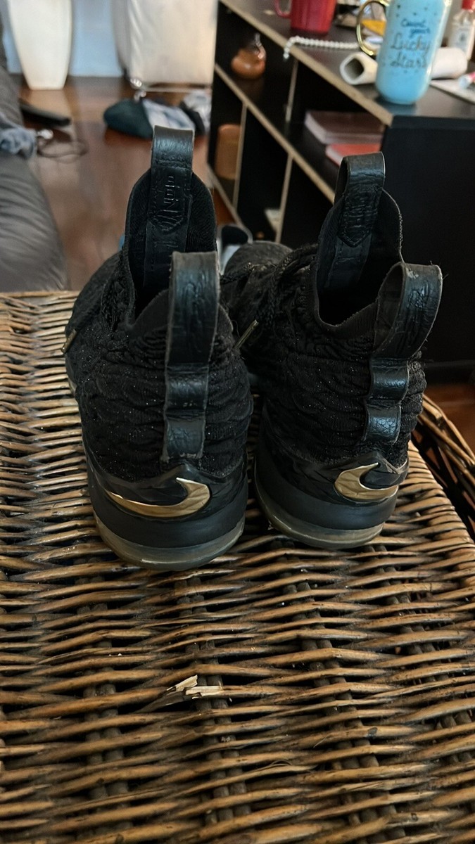 Nike LEBRON 15 METALLIC GOLD Size 5 Youth Basketball Sneaker