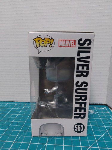 Figura Vinilo Funko Pop Marvel Fantastic Four Comics Silver Surfer 563 - Imagen 2 de 6